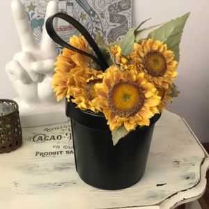 🌻Indeed 🌻ADORABLE Vintage sunflower pot bag.